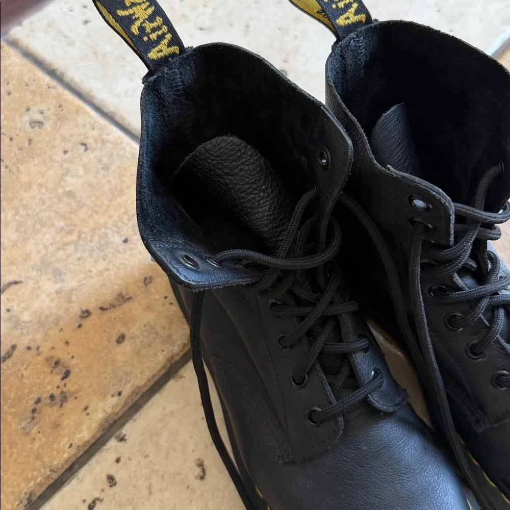 Dr. Martens Pascal Virginia Leather Boots – Soft Black 8-Eye – Women’s 6 - Picture 8 of 9
